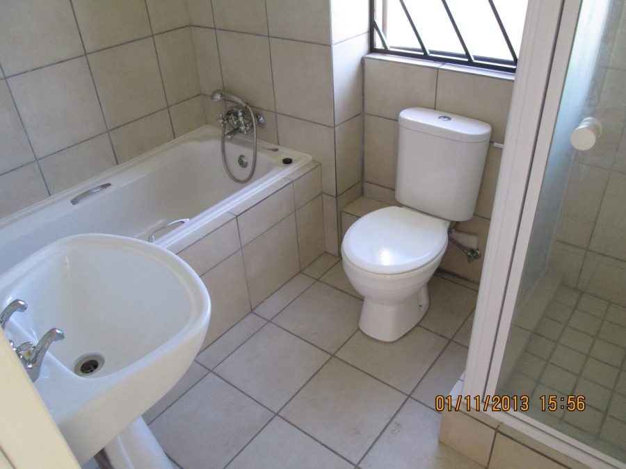 To Let 2 Bedroom Property for Rent in Burgundy Estate Western Cape